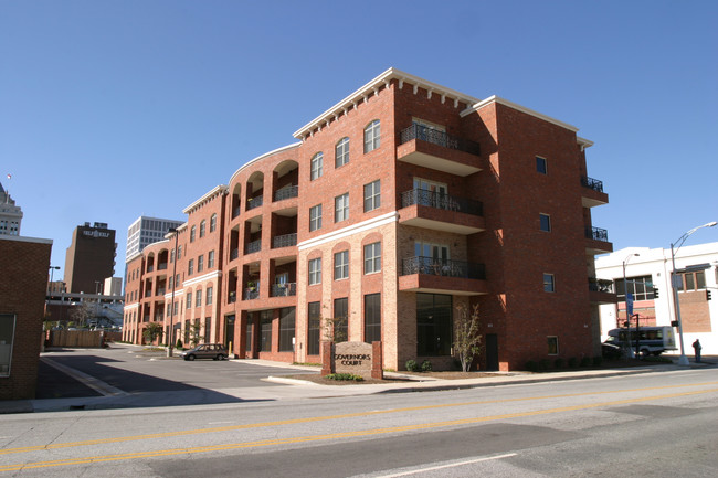 Governors Court in Greensboro, NC - Building Photo - Building Photo