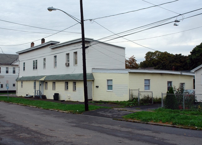 600-602 Highland St in Syracuse, NY - Foto de edificio - Building Photo