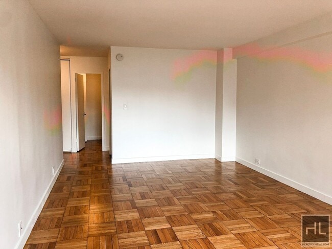 Fourth Avenue in New York, NY - Building Photo - Building Photo