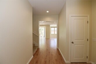 85 Birmingham in Irvine, CA - Building Photo - Building Photo