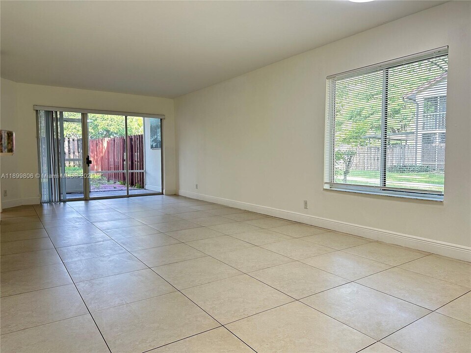 9420 SW 140th Ct in Miami, FL - Building Photo