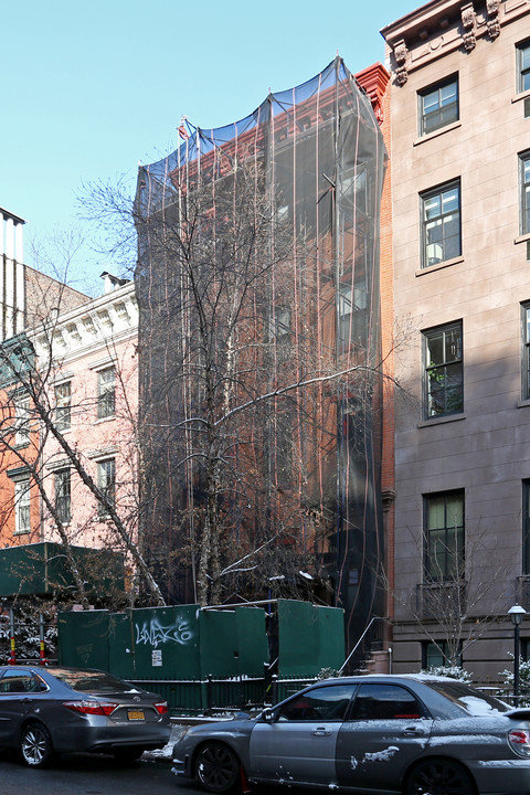 413 W 21st St in New York, NY - Building Photo