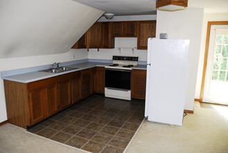 233 Water St, Unit 2 in Old Town, ME - Foto de edificio - Building Photo