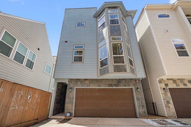 property at 2022 Sabine St