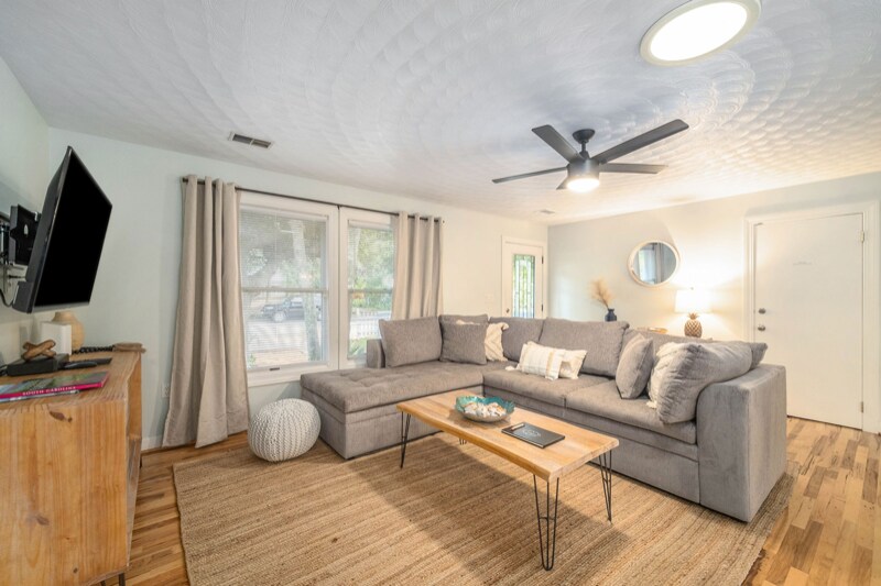 312 W Cooper Ave in Folly Beach, SC - Building Photo