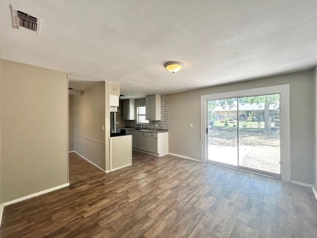property at 7323 Glen Manor
