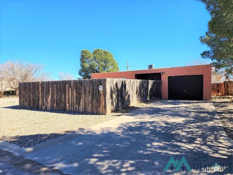 1501 Riley Dr in Roswell, NM - Building Photo