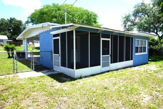 850 Center Ln in Clermont, FL - Building Photo - Building Photo