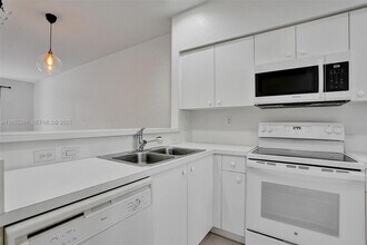 2613 SW 83rd Terrace in Miramar, FL - Building Photo - Building Photo