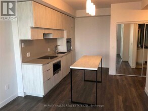 5206-5208 EGLINTON Ave in Toronto, ON - Building Photo - Building Photo