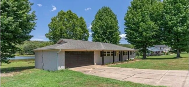2202 Shadow Lake Dr in Greenwood, AR - Building Photo - Building Photo