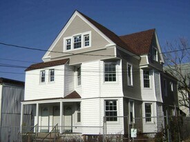 126 James St in Bridgeport, CT - Building Photo