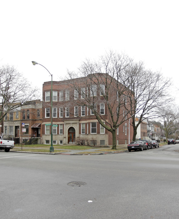 1523-1525 W Addison St in Chicago, IL - Building Photo