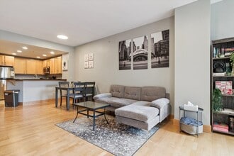 333 W Mifflin St in Madison, WI - Building Photo - Building Photo