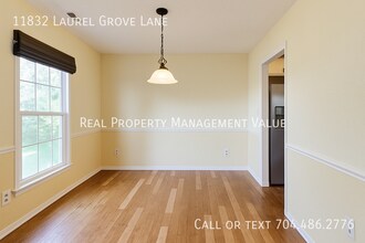 11832 Laurel Grove Ln in Charlotte, NC - Building Photo - Building Photo