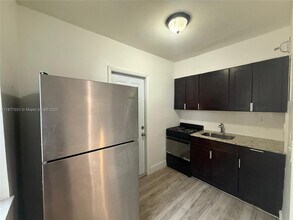 1035 SW 4th St in Miami, FL - Building Photo - Building Photo