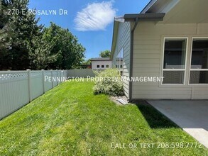 270 E Rosalyn Dr in Meridian, ID - Building Photo - Building Photo
