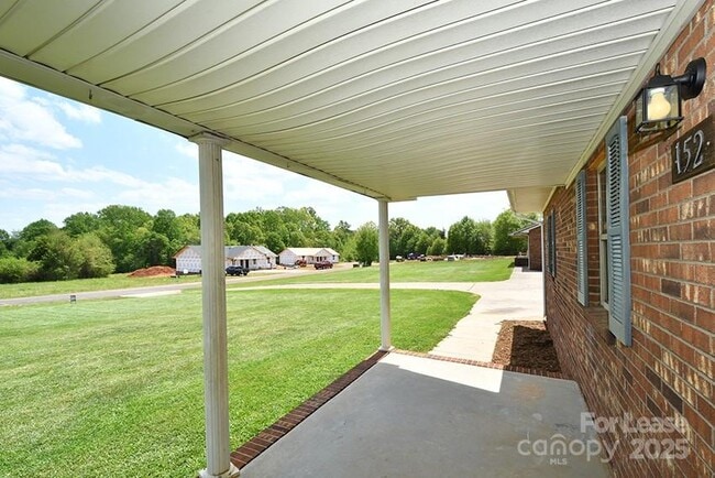 150 Glen-Gar Dr in Lincolnton, NC - Building Photo - Building Photo