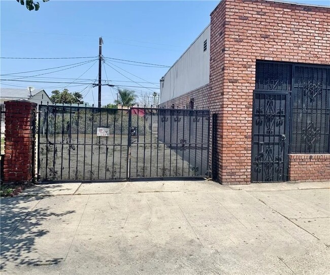 1509 W Florence Ave in Los Angeles, CA - Building Photo - Building Photo