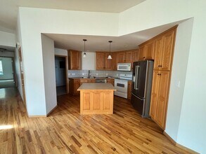 726 SW Mifflin Rd in Topeka, KS - Foto de edificio - Building Photo