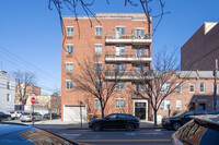 2303 31st Ave in Long Island City, NY - Foto de edificio - Building Photo