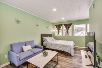 2854 Rhoades Rd in San Diego, CA - Building Photo - Building Photo