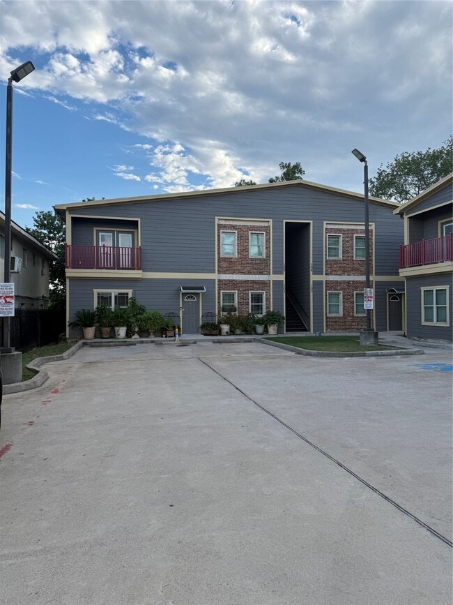 716 Kolb Rd