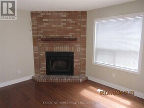 74 Hudson Dr in Brampton, ON - Building Photo - Building Photo