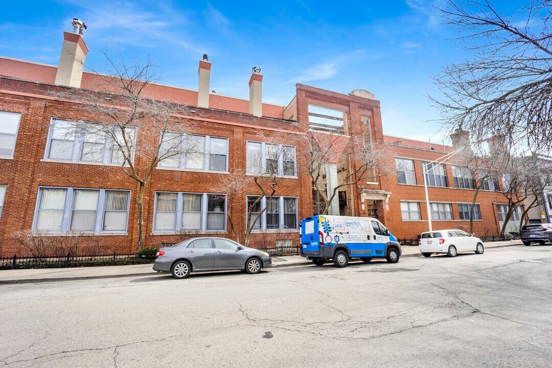 525 N Ada St in Chicago, IL - Building Photo