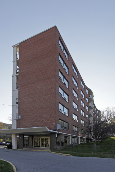 28 Riverwood Pky in Toronto, ON - Building Photo