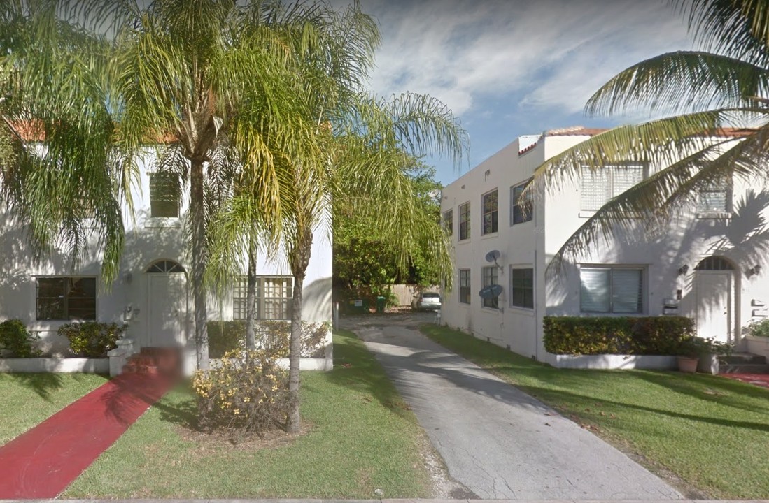 335-341 Madeira Ave in Coral Gables, FL - Building Photo