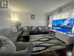 1024 Ogden Ave in Mississauga, ON - Building Photo - Building Photo