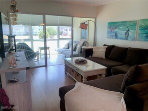 1724 Pine Valley Dr in Ft. Myers, FL - Building Photo - Building Photo