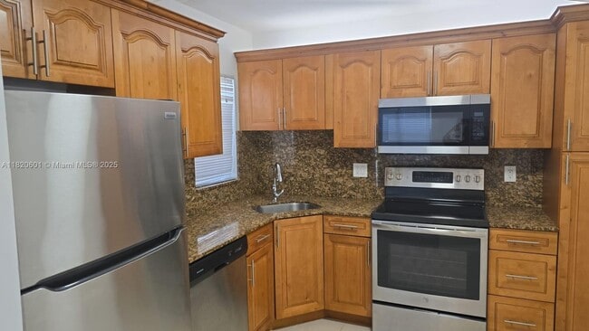4675 NW 22nd St in Coconut Creek, FL - Building Photo - Building Photo