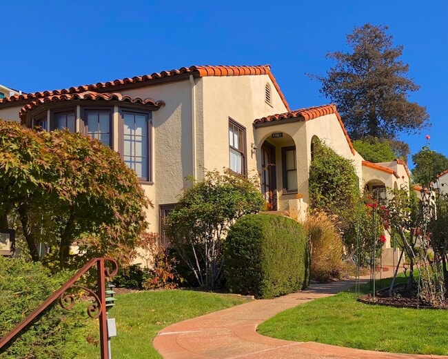 1761 Spruce St in Berkeley, CA - Building Photo - Building Photo