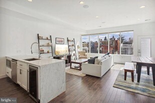 1230 Fairmont St NW, Unit 3 in Washington, DC - Building Photo