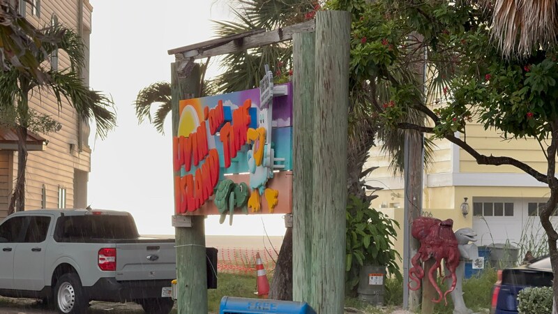 102 87th Ave in Treasure Island, FL - Foto de edificio