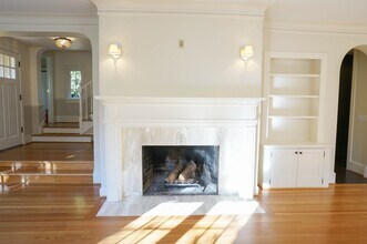 2662 SW Georgian Pl in Portland, OR - Building Photo - Building Photo