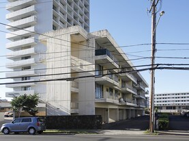 1315 Wilder Ave in Honolulu, HI - Building Photo