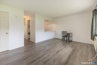 31 Bostwick Arms in New Milford, CT - Building Photo - Building Photo