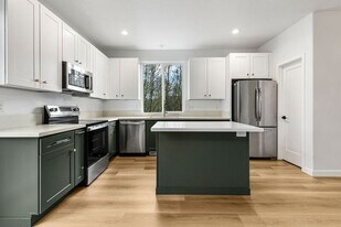 3940 NW 148th Pl in Portland, OR - Building Photo