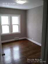 38 N Victory St in Waukegan, IL - Building Photo - Building Photo
