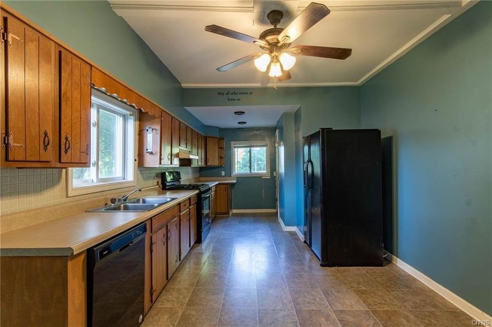 820 Mill St, Unit upper unit in Watertown, NY - Building Photo