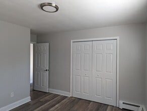 8040 S Westnedge Ave in Portage, MI - Building Photo - Building Photo