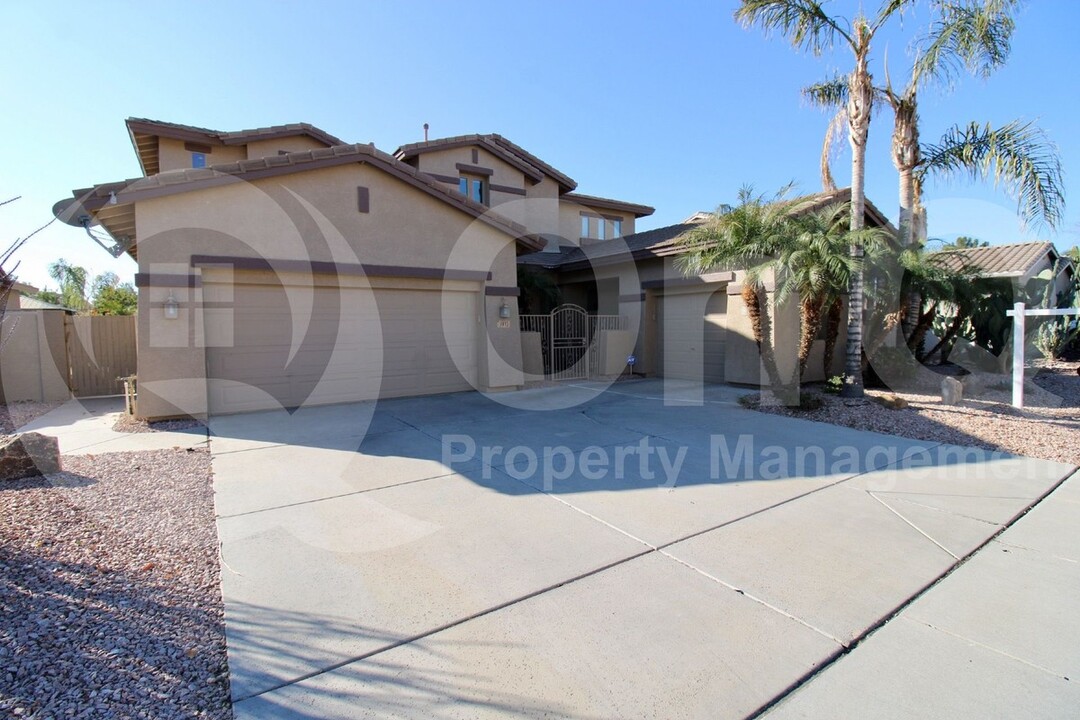 3937 E Taurus Pl in Chandler, AZ - Building Photo