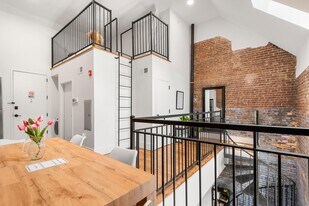 380 Montgomery St in Jersey City, NJ - Building Photo