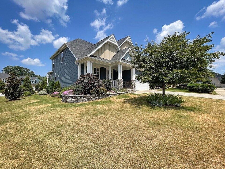 2520 Snowdrop Ct in Apex, NC - Building Photo