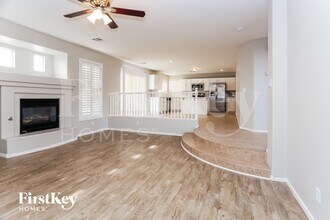 8645 Radiant Ruby Ave in Las Vegas, NV - Foto de edificio - Building Photo