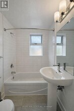 391 Sherbourne St in Toronto, ON - Building Photo - Building Photo