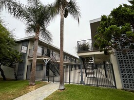 1604 Henderson Ave in Long Beach, CA - Building Photo